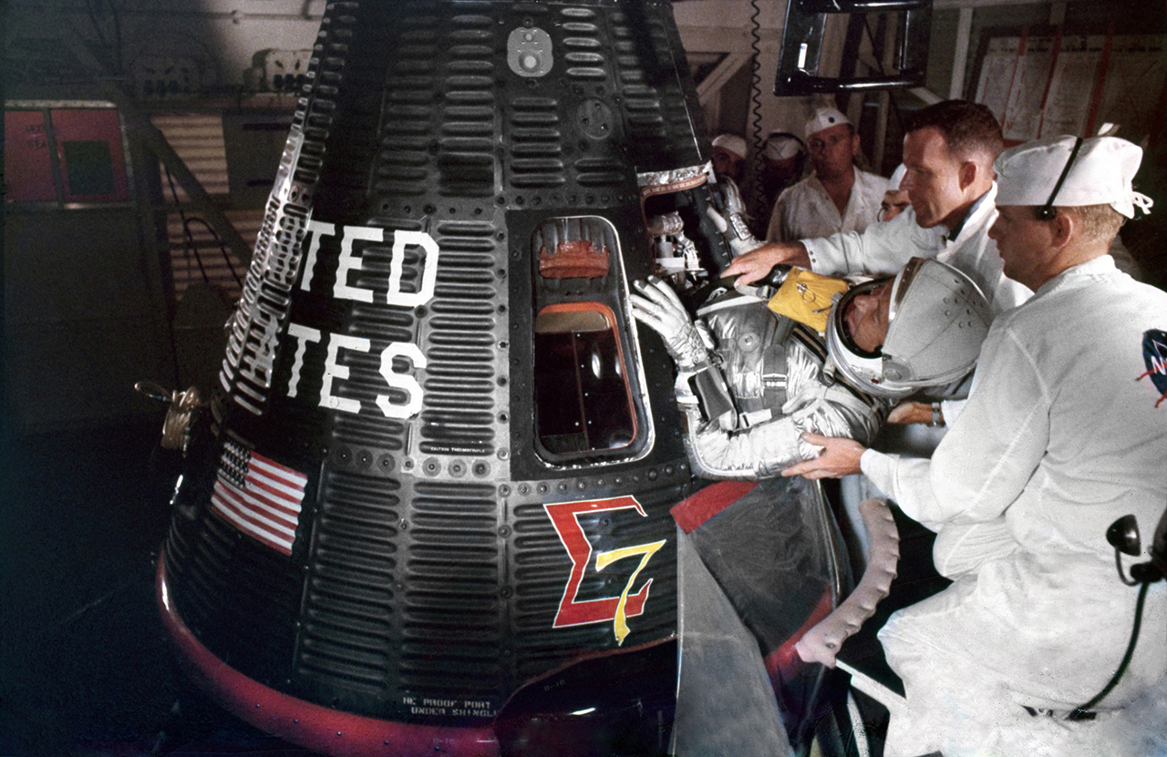 'Sigma 7' at 50: Retro Space Images Recall 5th US Spaceflight